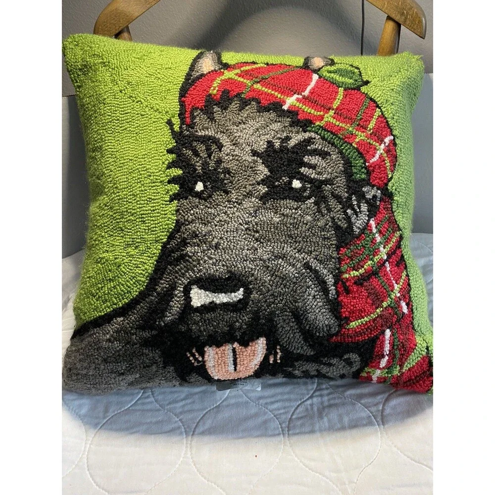 Scottish Terrier Scotty Dog Christmas Hooked Throw Pillow 18